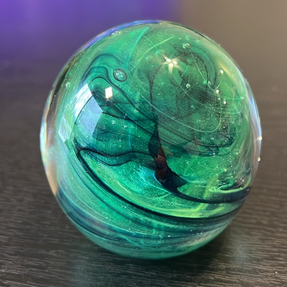 VTG Kerry Ireland Green Glass Swirl Paperweight Blown Art Glass Bubbles Swirls - Picture 6 of 8